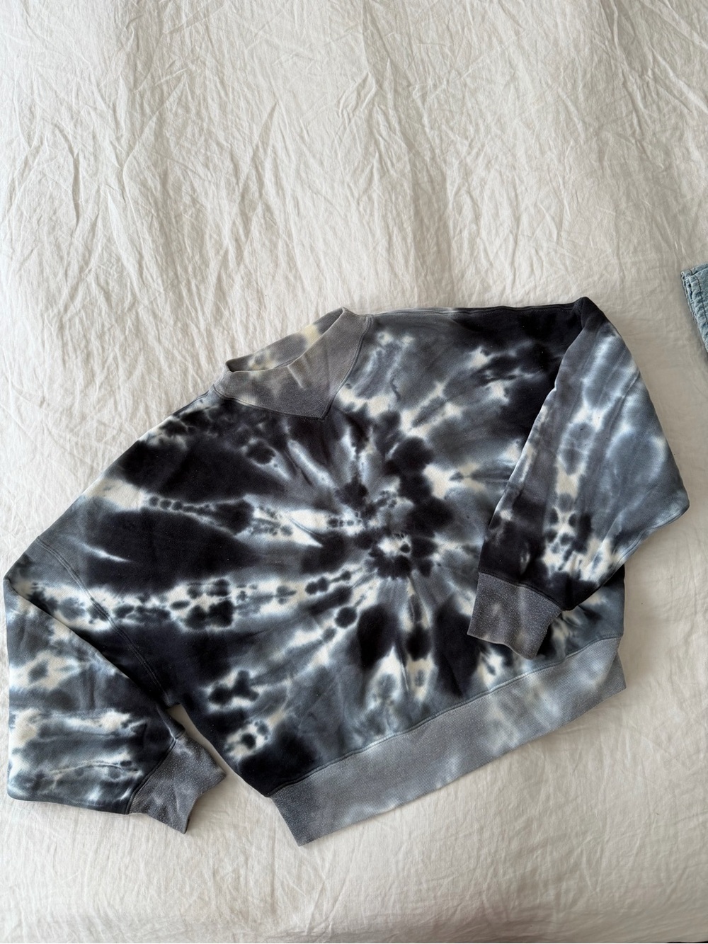 Aritzia Wilfred Black Gray Tie-Dye Crewneck